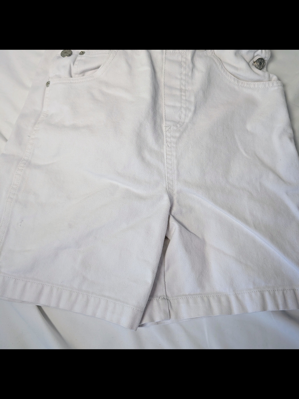 Y2K Girls Size 10 White Denim Overall Shorts With Embroidered Looney Tunes - Picture 4 of 7